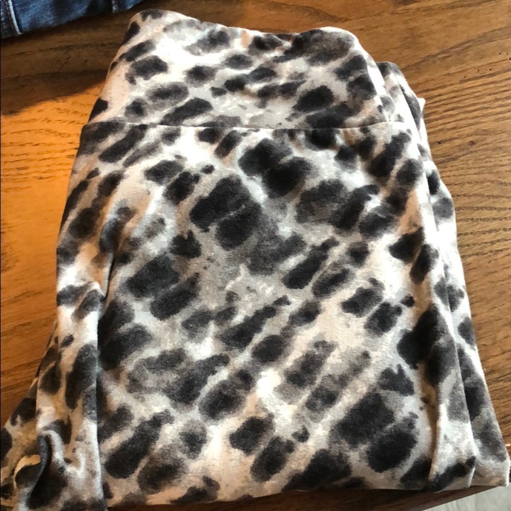 Black and White LuLa Roe Leggings